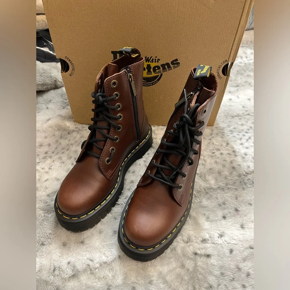 Dr. Martens Brown Ankle Boots Chunky Sole Lace-Up - Picture 4 of 12